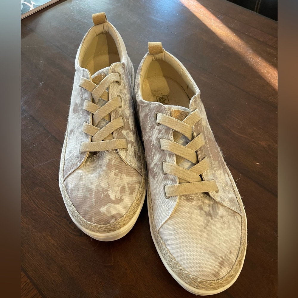 Spenco Malibu 22 Orthotic Slip on Sneakers-11 D NWOT